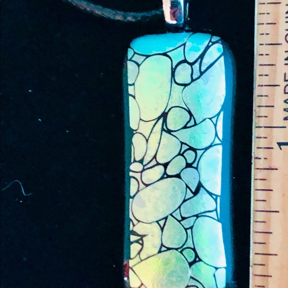 Pebble Pendant Dichroic Glass Color shift - Picture 4 of 4